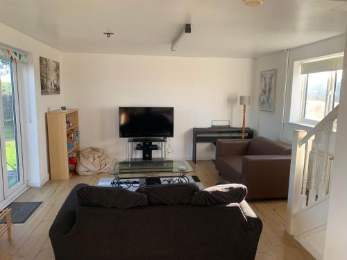 1 Bedroom annex, private bathroom, peaceful area in Eastington