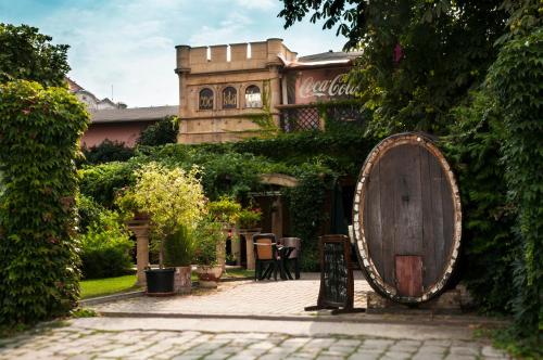 Hotel Bow Garden - image 6