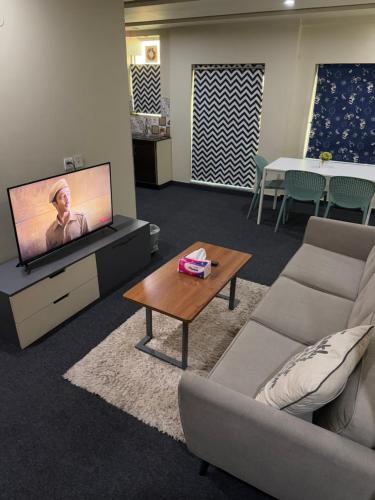 Spacious 1BR Near Eiffel Tower - image 3