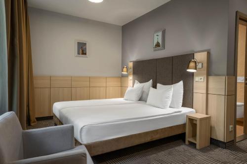 Superior Double or Twin Room image 8