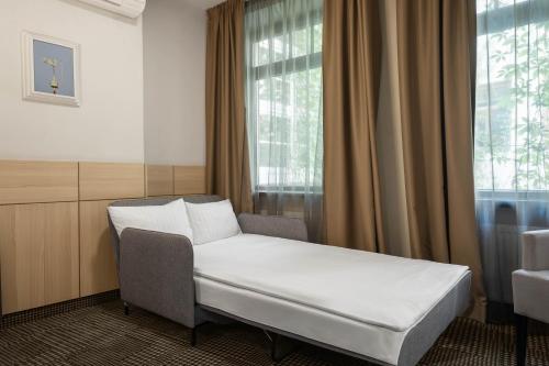 Superior Double or Twin Room image 5