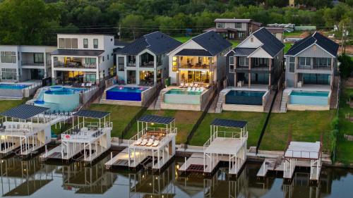 The Enclave New Listing Concierge Services in คิงส์แลนด์ (TX)