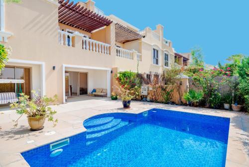 5 bedrooms, 5 beds