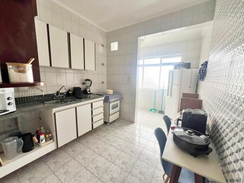 Lindo apartamento em Pitangueiras Guaruja meia quadra do mar in Pitangueiras