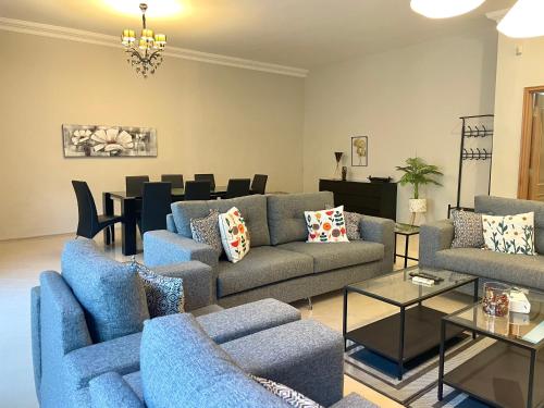 Contemporary Semi Villa Apartment with Private Entrance in Khalda - image 7