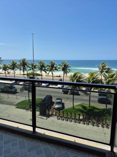 Three-Bedroom Apartment - Oceanfront image 3