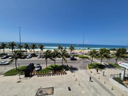Three-Bedroom Apartment - Oceanfront image 4