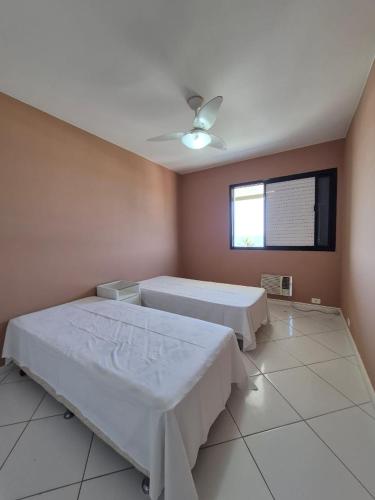 Three-Bedroom Apartment - Oceanfront image 9