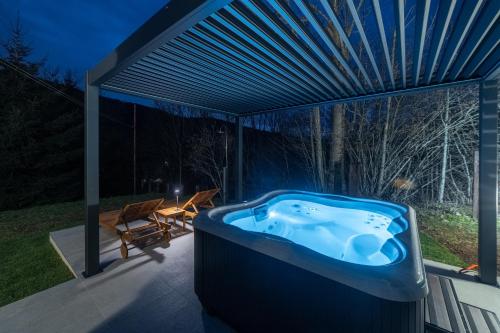 Spa, CASA NATURA - charming chalet with hot tub in Begovo Razdolje