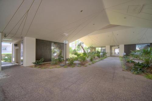 One-Bedroom Apartment image 4