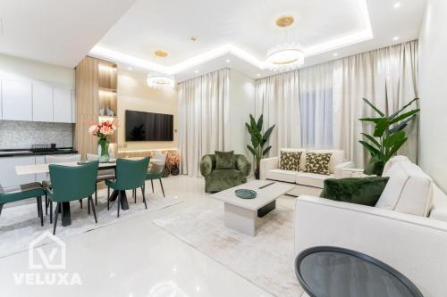 Veluxa-Luxe 2Bed 2 min walk to Dubai Mall, Dubaj