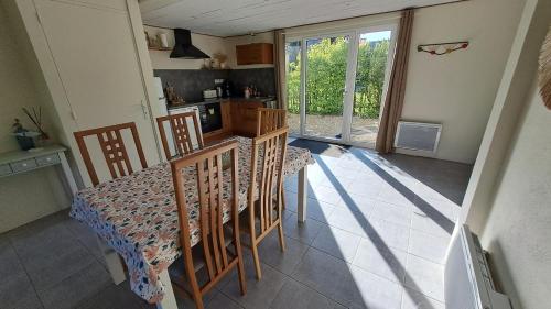virtuve, Gites O Ptit Bonheur - Vendee - 2 Maisons de 85 m2 chacune avec piscine exterieure chauffee & couver in Saint-Christophe-du-Ligneron