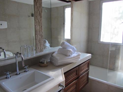 Superior Two-Bedroom Apartment image 9