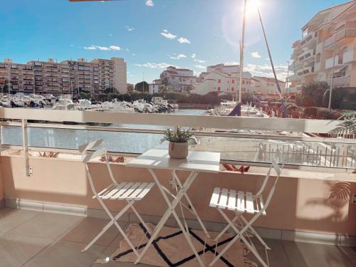 T2 au calme avec vue sur le port, Clim et Wifi