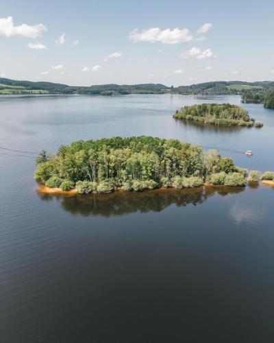 Canoeing, Gites Le Fer A Cheval Vassiviere in Beaumont-du-Lac