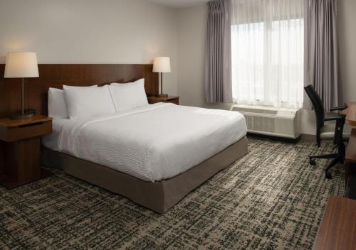 King Room image 9