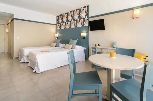 Aparthotel Club Maritim - image 11