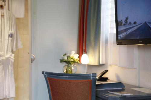 Small Single Room