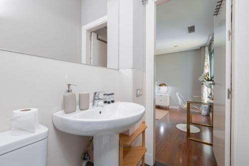 Cathedral Suites II -Plaza del Obispo 3