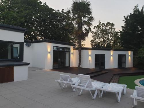 Tranquil & Unique Villa on the UK's sunniest place in Willingdon