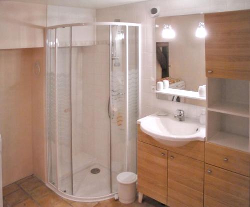 حمام, Maison familiale paisible proche de Braslou + jardin spacieux in Razines