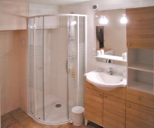 حمام, Maison familiale paisible proche de Braslou + jardin spacieux in Razines