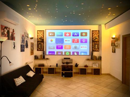  Cinema Lounge - 60mq e Parcheggio con cancello, Ferienwohnung in Catania