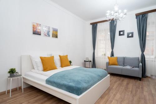 Vaci street Centre Modern APT With 3BRS AC 1
