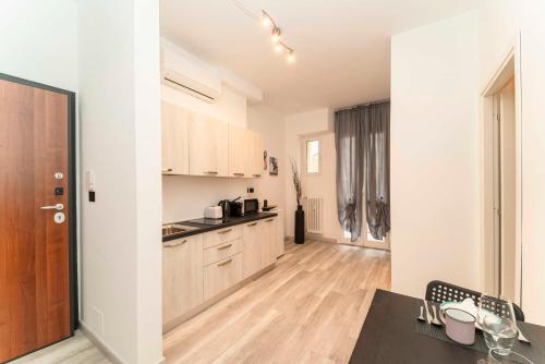 1 B&Business Torino - 50 mt dalle Molinette, 300 mt da Metro Spezia, 1k m da Lingotto Fiere near Museo dell'automobile