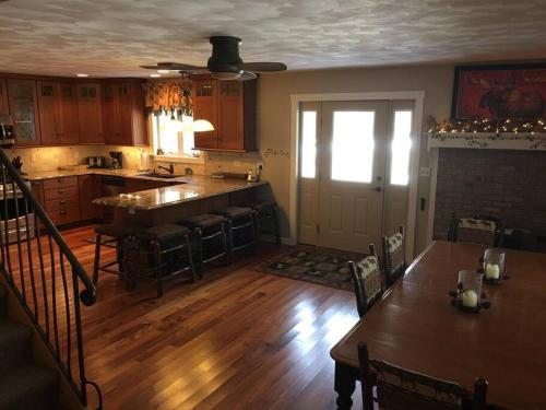 Adirondack Luxury Getaway in Big Moose (NY)