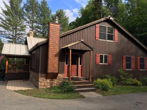 Viesnīcas āriene, Adirondack Luxury Getaway in Big Moose (NY)