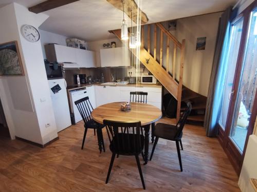 Kitchen, Appartement refait a neuf pour 8 personnes a Albiez-Montrond in Albiez-Montrond