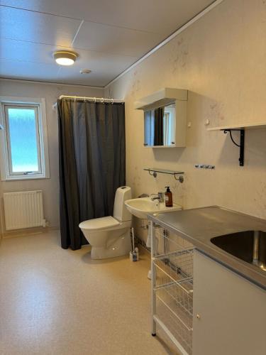 Bathroom, 2 Bedroom apartment close to Branas Resort - Likemovagen 12B in Likenäs