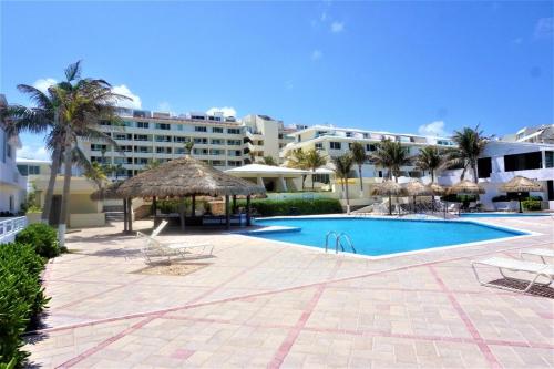 Ocean & Lagoon View Penthouse, Cancún (photo 6)