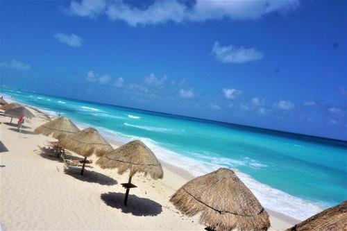 Ocean & Lagoon View Penthouse, Cancún (photo 5)