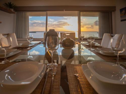 Ocean & Lagoon View Penthouse, Cancún (photo 2)