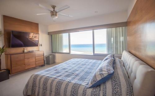 Ocean & Lagoon View Penthouse, Cancún (photo 3)