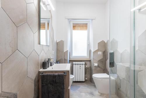 Skylife Modern 4-Bedroom Trastevere Apartment, Rome (photo 9)