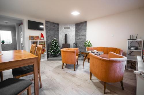 wspólne pomieszczenie/salon TV, Penzion Mona in Adolfovice