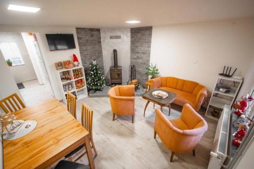 wspólne pomieszczenie/salon TV, Penzion Mona in Adolfovice