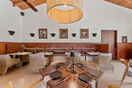 Restaurante, The Banks Resort in Good Living Camp