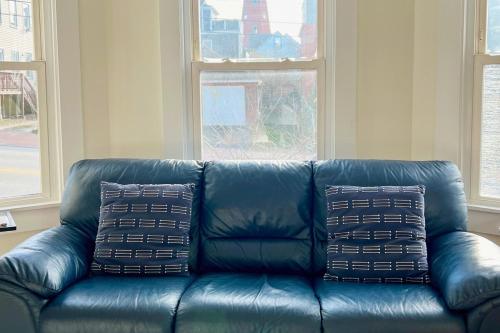 Peaceful Oasis on Munjoy Hill 1st flr 3BR parking Peaceful Oasis on Munjoy Hill 1st flr 3BR parking