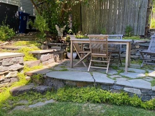 Peaceful Oasis on Munjoy Hill 1st flr 3BR parking Peaceful Oasis on Munjoy Hill 1st flr 3BR parking