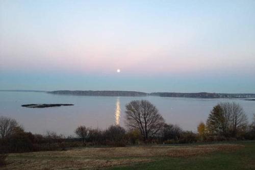 Peaceful Oasis on Munjoy Hill 1st flr 3BR parking Peaceful Oasis on Munjoy Hill 1st flr 3BR parking