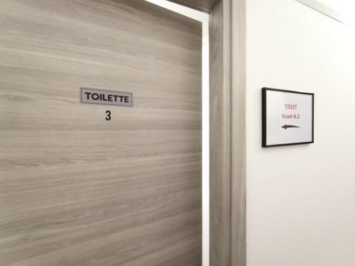 Airport Boulevard Guesthouse 4