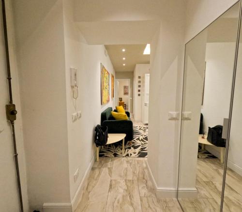 From Andrea apartment to the Colosseum, Рим (фото 9)