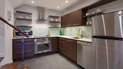 Wintergreen 34 | Townhome a Short Walk to Skiing & Blackcomb Gondola, Secure Parking in Whistler, Canada
