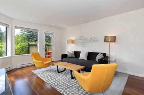 Wintergreen 34 | Townhome a Short Walk to Skiing & Blackcomb Gondola, Secure Parking in Whistler, Canada