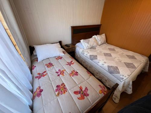 1 double bed, 1 twin bed