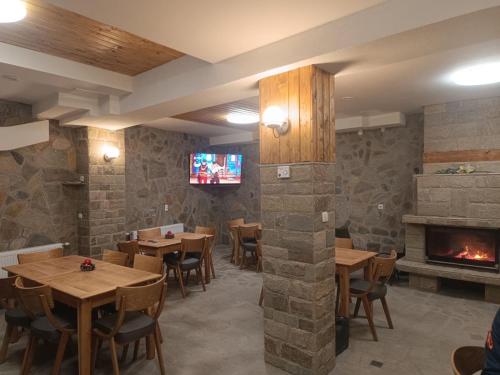 Koplietošanas atpūtas telpa ar TV, Червената къща in Perushtitsa